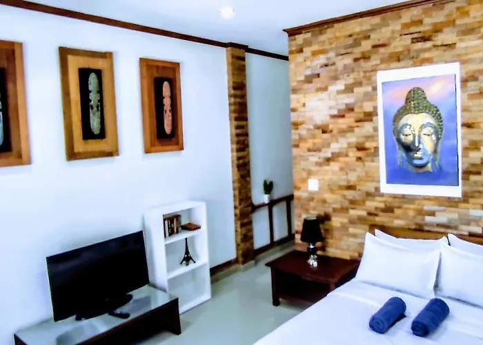 Number Six House For Up To 5 Guests With 2 Bedrooms
